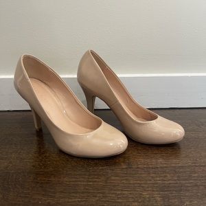 Kelly and Katie nude pumps